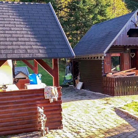 Dwarfs Overlooking Julian Alps Near Bled 度假居 *