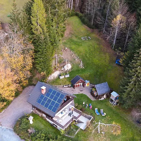 Dwarfs Overlooking Julian Alps Near Bled 度假居 *