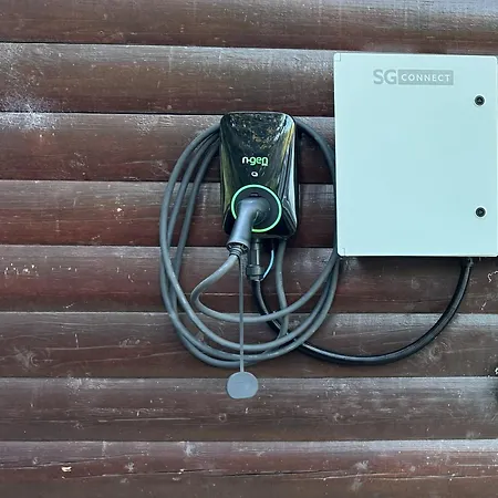 Dwarfs Overlooking Julian Alps Near Bled * 耶塞尼采