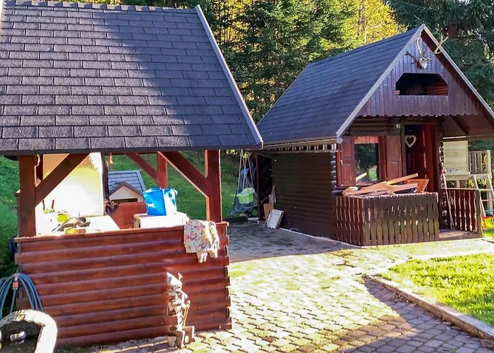 Dwarfs Overlooking Julian Alps Near Bled Tatil Evi *